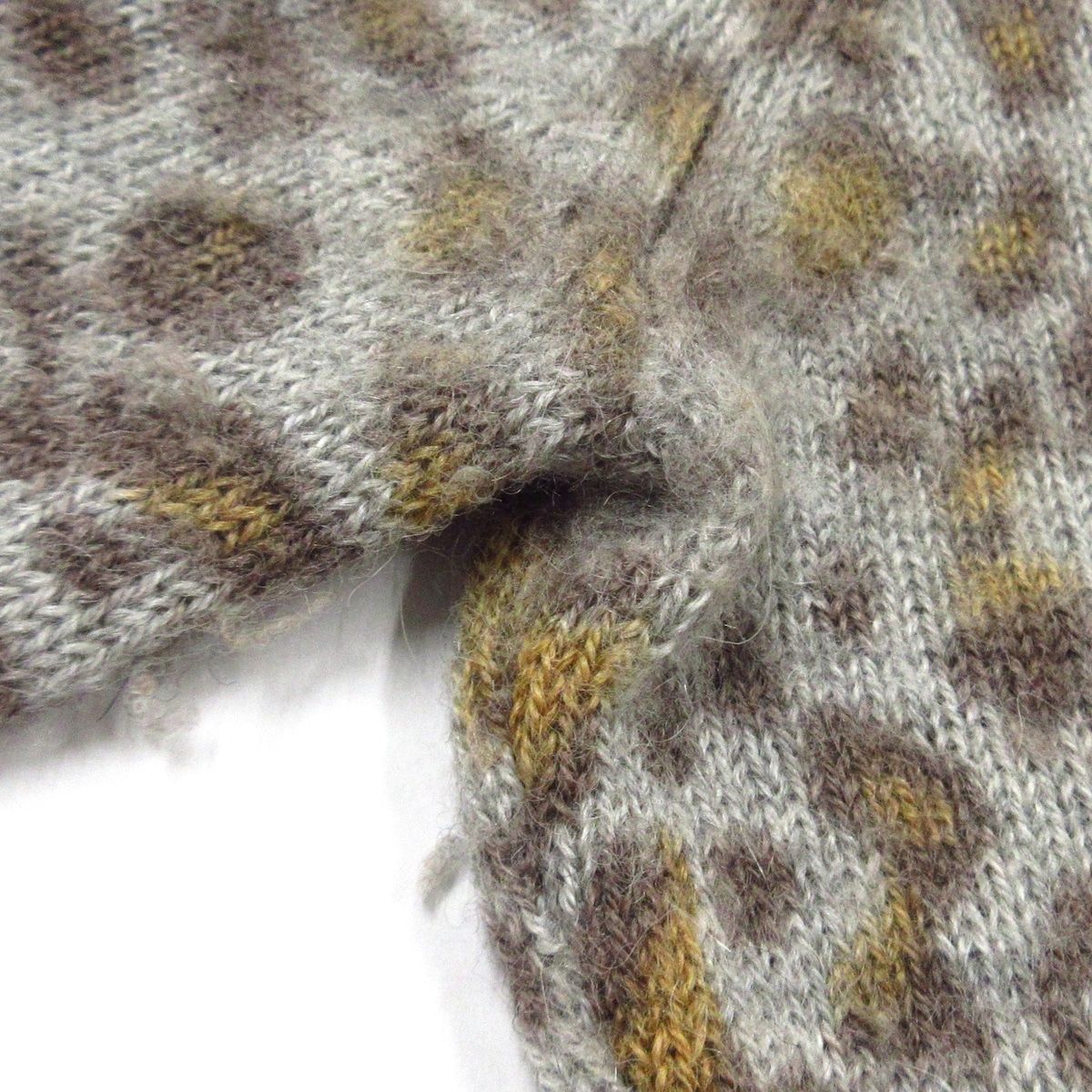 グレー×ダークブラウン×マルチ 長袖