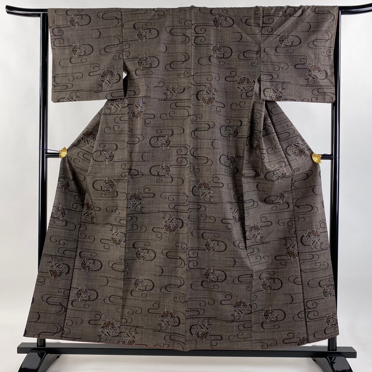 紬 身丈155cm 裄丈65cm M 袷 糸巻き 流水 焦茶色 正絹 秀品