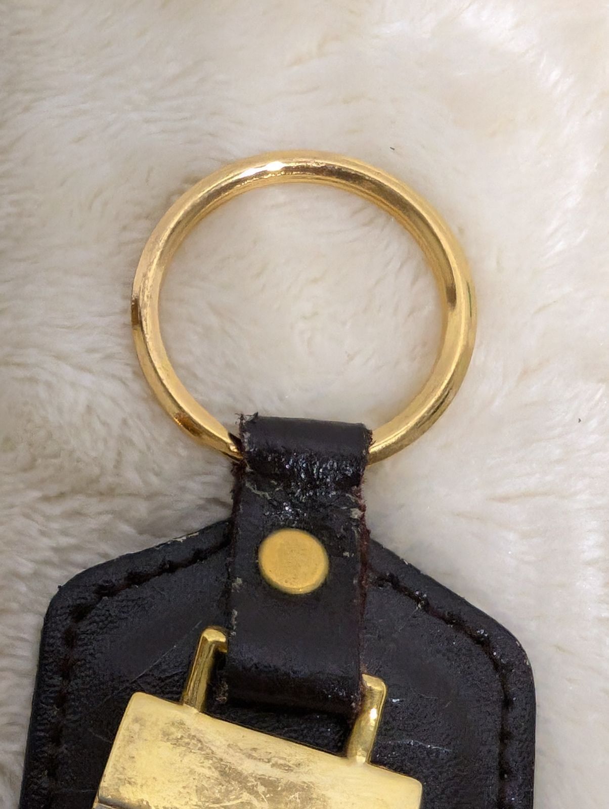 匿名配送 即購入可 イヴ・サンローラン キーホルダー - メルカリ 匿名配送 即購入可 イヴ・サンローラン キーホルダー - メルカリ