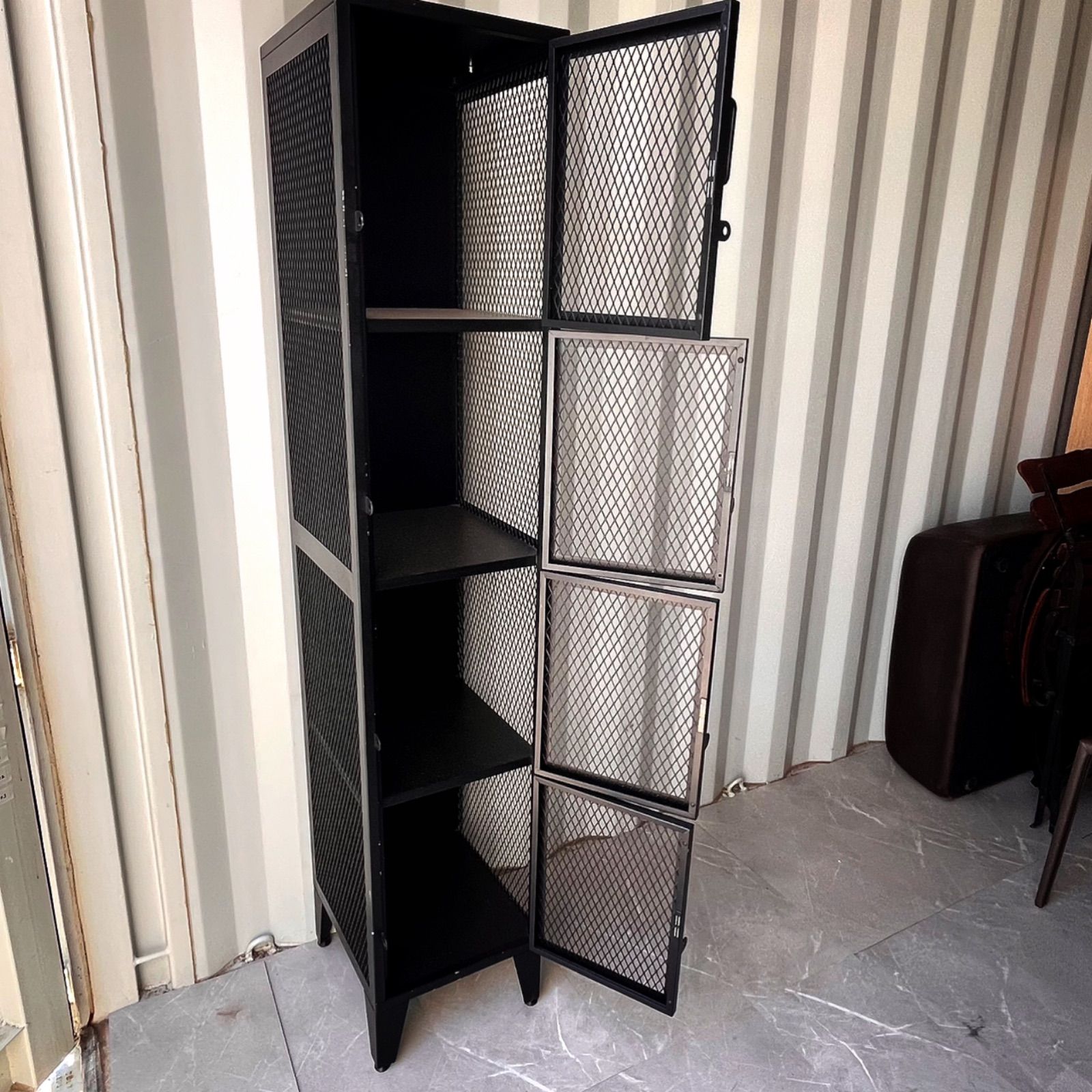 取付無料！ジャーナルスタンダードファニチャー ブラックスチール4段ロッカー 取付無料！ジャーナルスタンダードファニチャー ブラックスチール4段