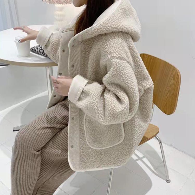 フード付きムートン風ブルゾン
