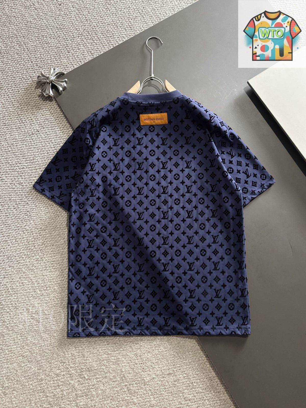 【25SS/鮮やかなブルー♪】LouisVuitton Tシャツ 今日WTO】Louis Vuitton 2025SS ブルー T シャツ（ユニセックス