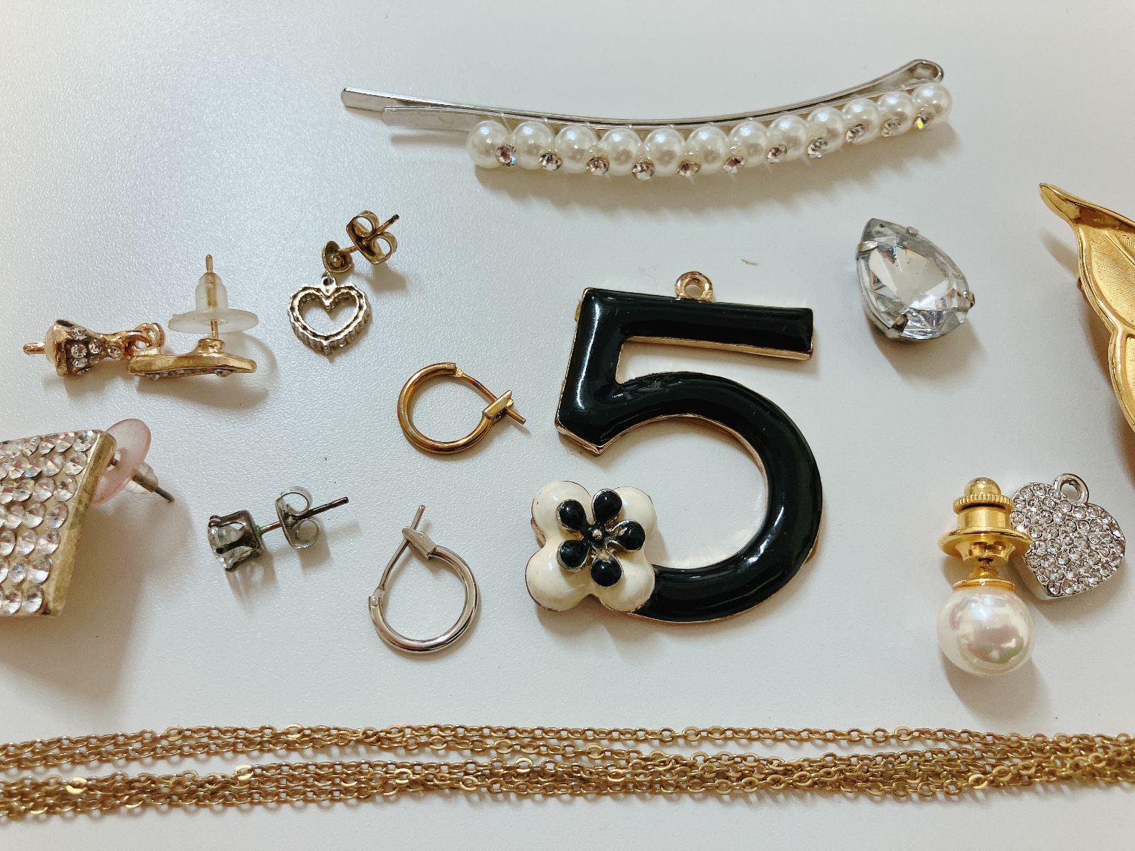か〇遺品整理 アクセサリー 59 - メルカリ
