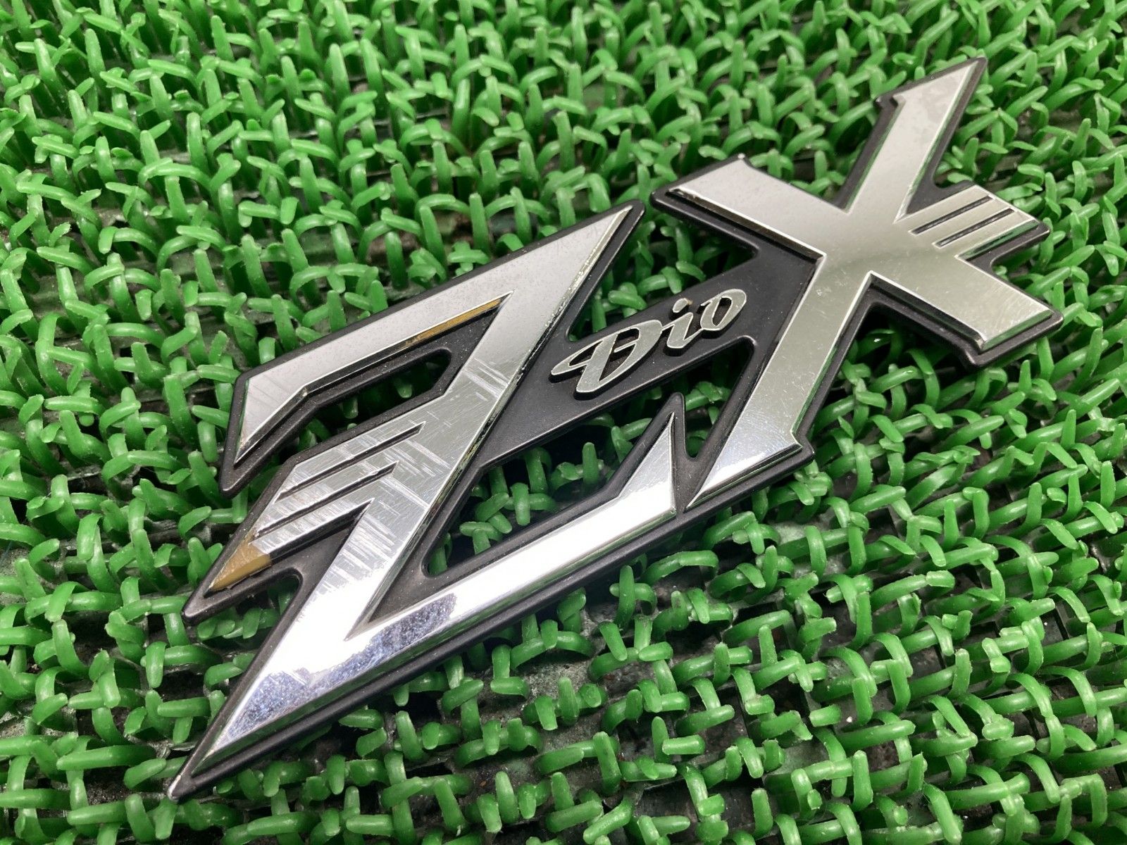 (^^)v様 ライブディオZX シートカウルエンブレム 左 ホンダ 純正 バイク