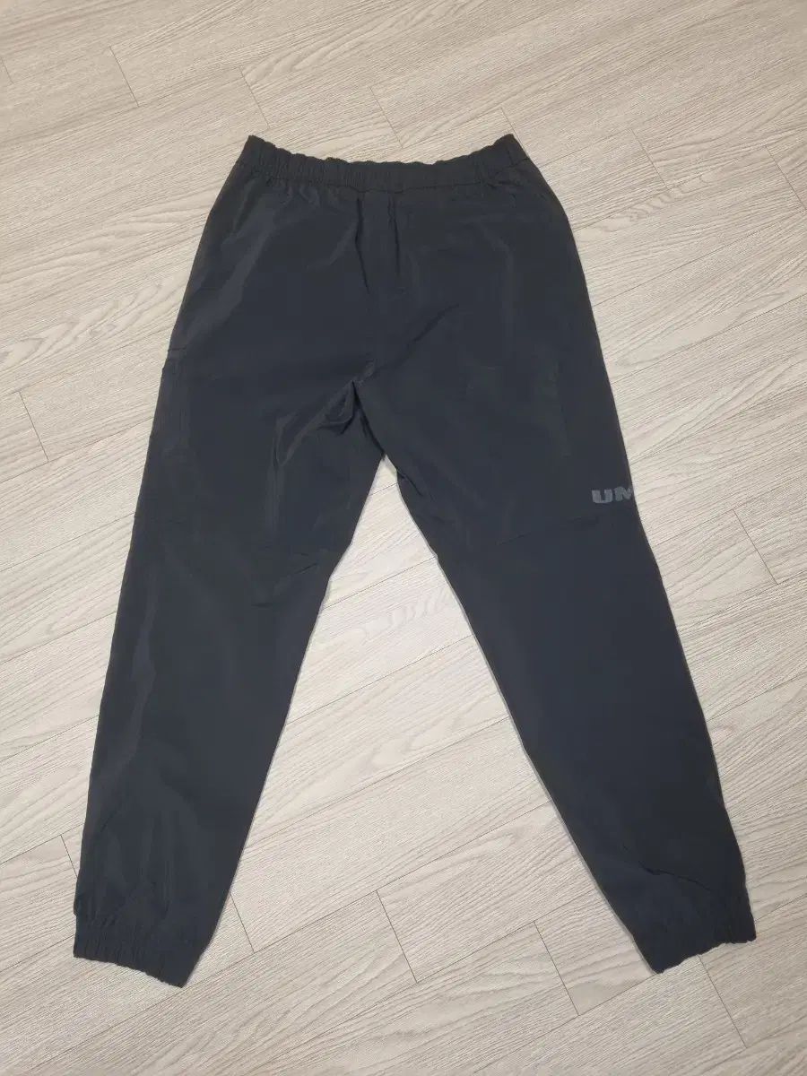 umbro アンブロ 黒 ジョガーパンツ 春 夏 初秋用