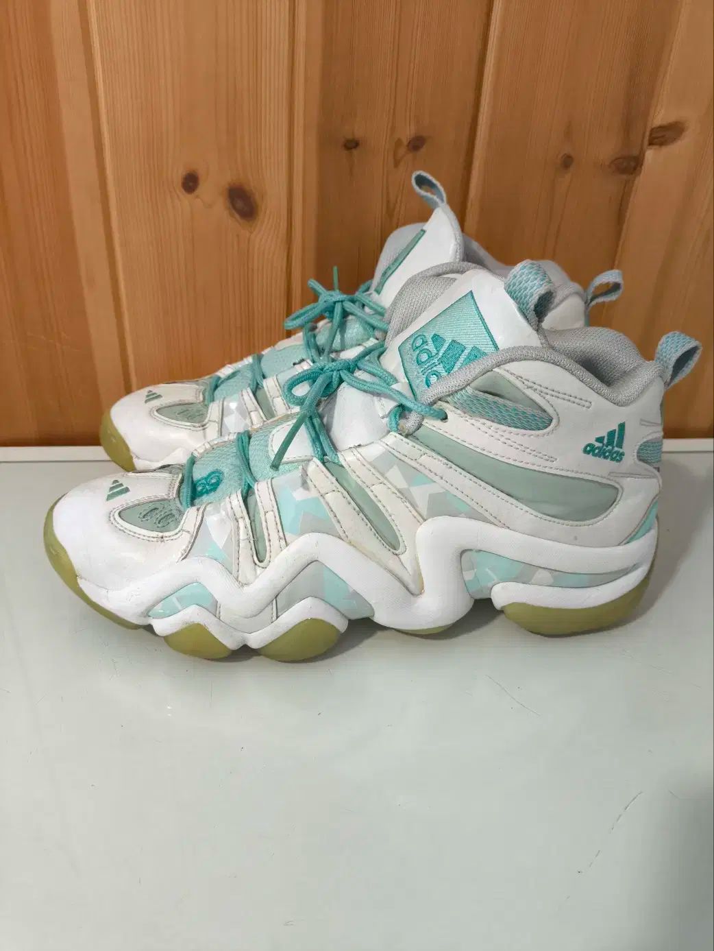 | 0 Crazy adidas コービーブライアント jordan_sneakers アディダス クレイジー II KB8 コービー・ブライアントのアディダス オリジナルス PART.74 (クレイジー98)が今週帰っ ブザービーターのブログ コービー・ブライアントのアディダスクレイジー2が「ブラック」に登場
