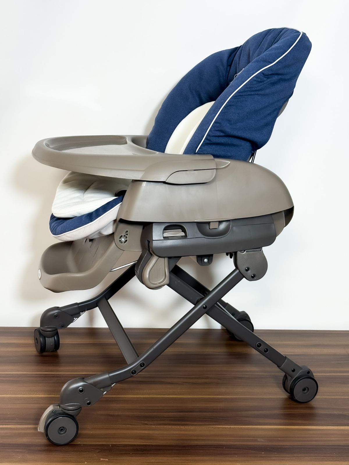  コンビ ネムリラ ハイローチェア Simplight 手動モデル ベビー用品 バウンサー ゆりかご ベビー用家具