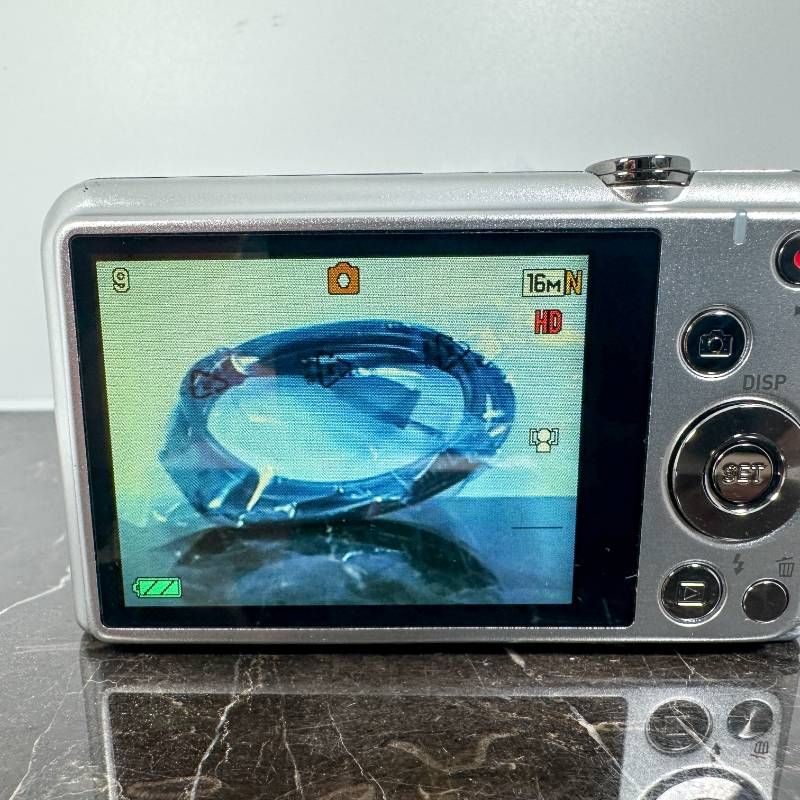 コンデジ カメラ