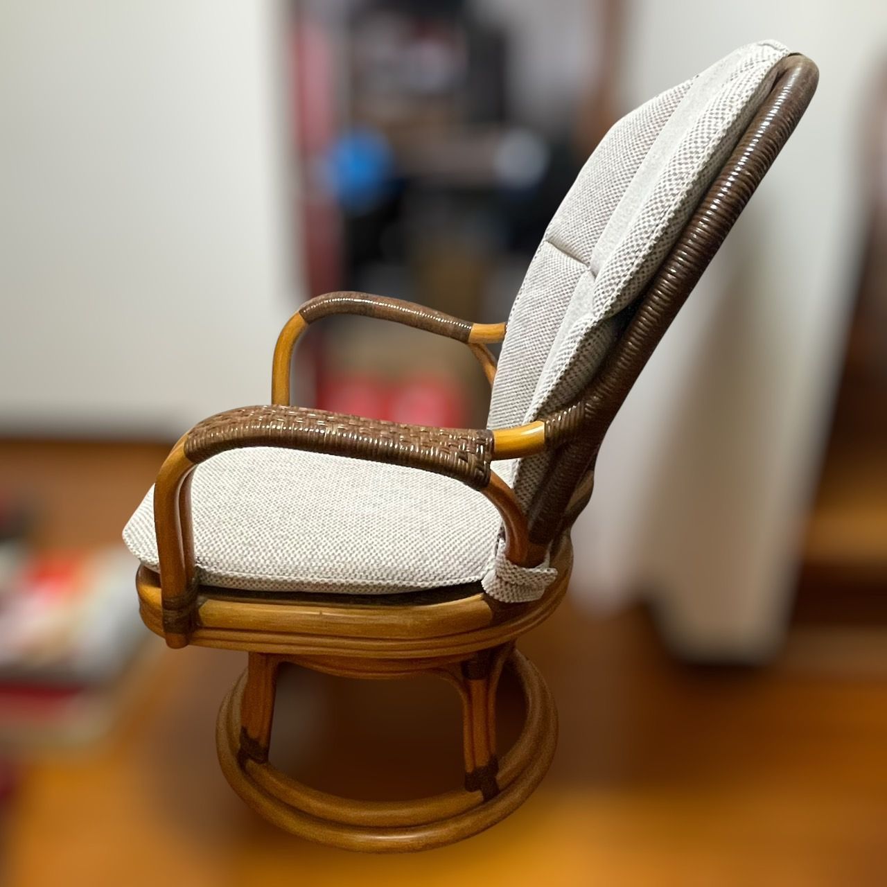 美品】Kazama 籐 椅子 ラタンチェア クッション付き 回転式