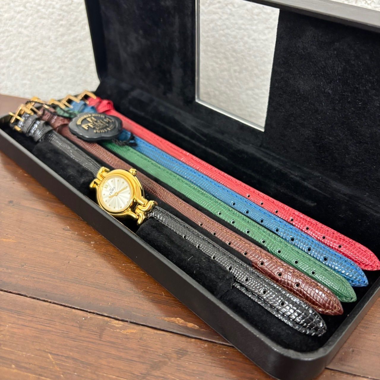 FENDI カメレオン レディースウォッチ チェンジベルト+4本付き