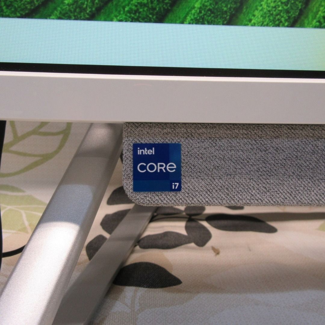 超大画面27インチWin11公式対応11世代i7|メ16G|SSD|無線|カメラ