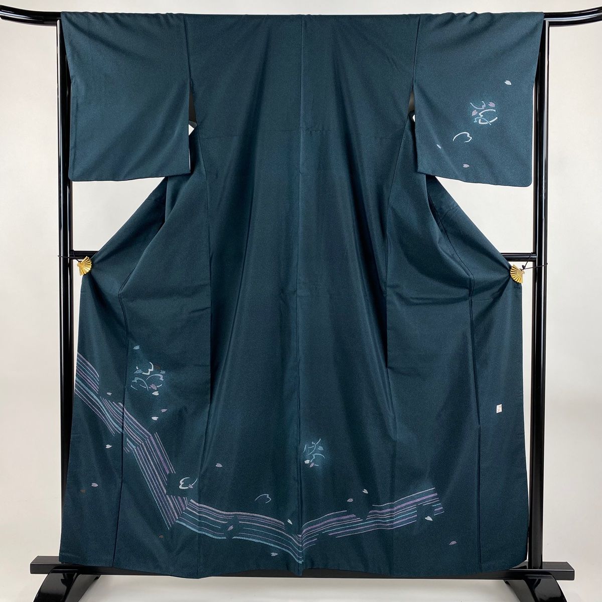 付下げ 身丈158.5cm 裄丈65cm M 袷 紬地 落款 桜 斜縞 深緑 正絹 秀品