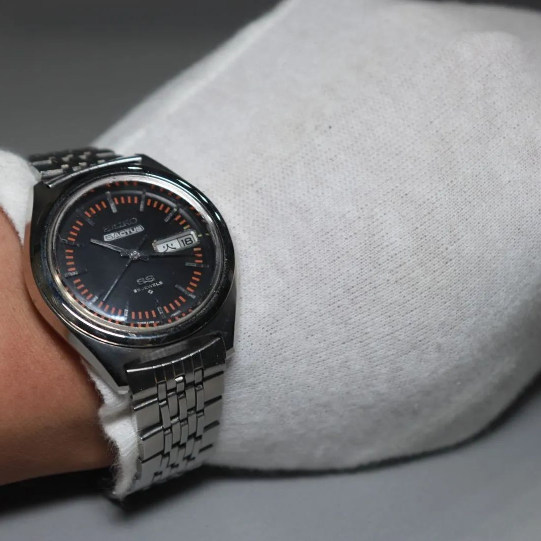 マッドブラックダイヤル Ref.6106-7490