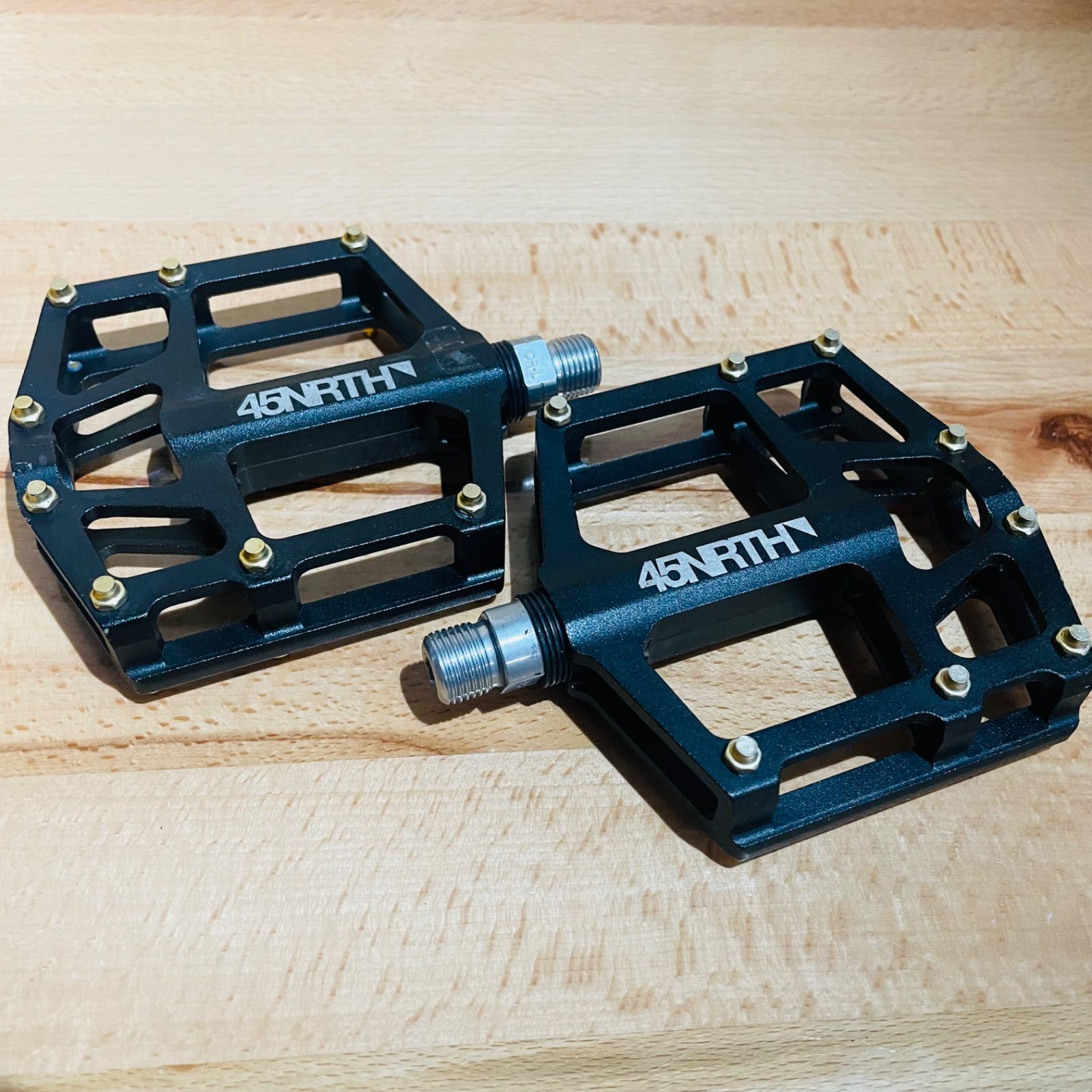 45NRTH HEIRUSPECS PEDAL フラットペダル 9|16” ブラック アルミ MTB SURLY salsa all-city グラベル フォーティファイブノース