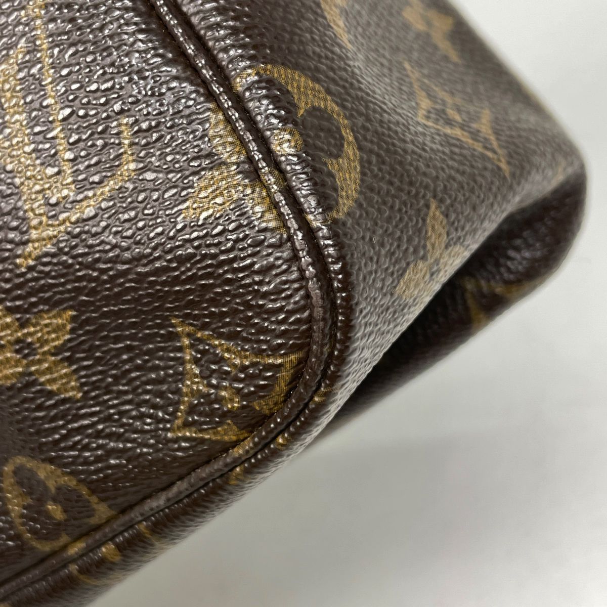 ルイ ヴィトン Louis Vuitton トゥルース トワレット 28 メイク コスメ セカンドバッグ 化粧ポーチ モノグラム ブラウン M47522 レディース DECORATOM_COM_BR