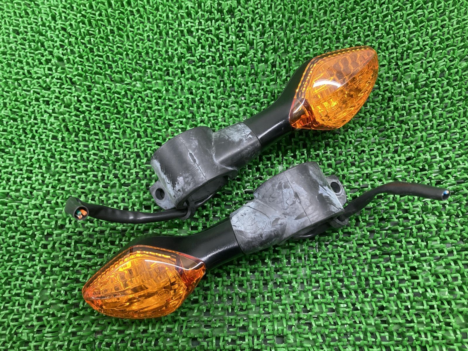 レブル250 フロントウインカー 左右 1276-00 ホンダ 純正 中古 バイク 部品 MC49 REBEL250 クランプステー 修復素材に 割れ欠け無し