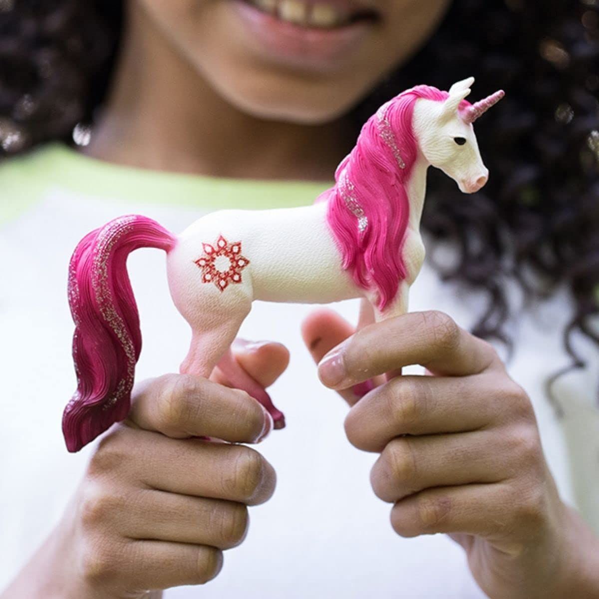 新品未使用　BREYERユニコーン親子フィギュア Amazon.com: Breyer Horses Corral Unicorn Foal : Toys & Games