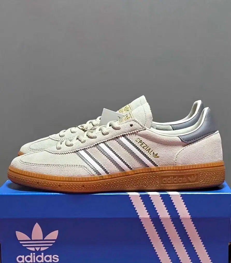 adidas アディダス