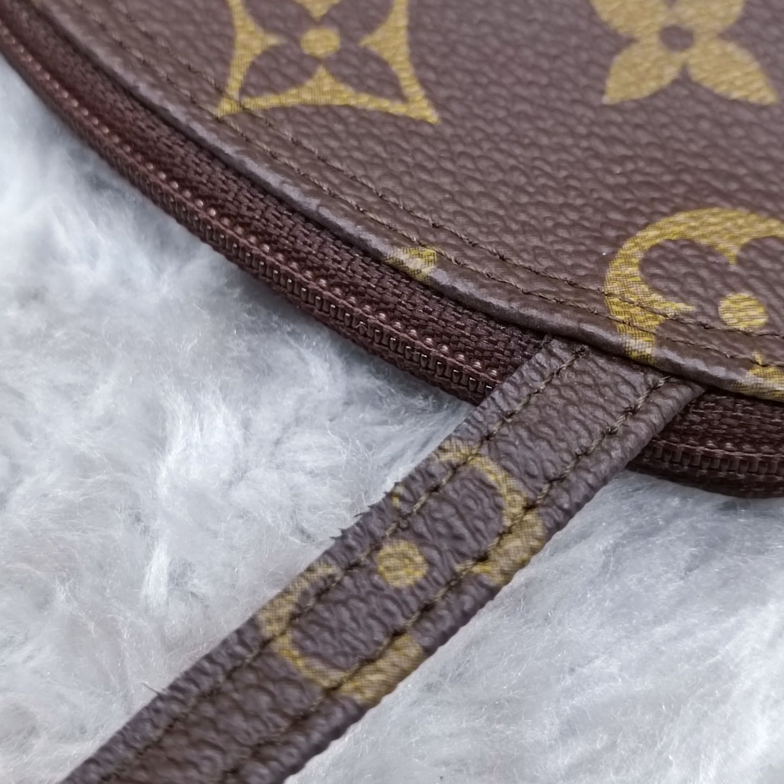LOUISVUITTON 》 ☆美品☆ ルイヴィトン モノグラム ポシェット セクレ 