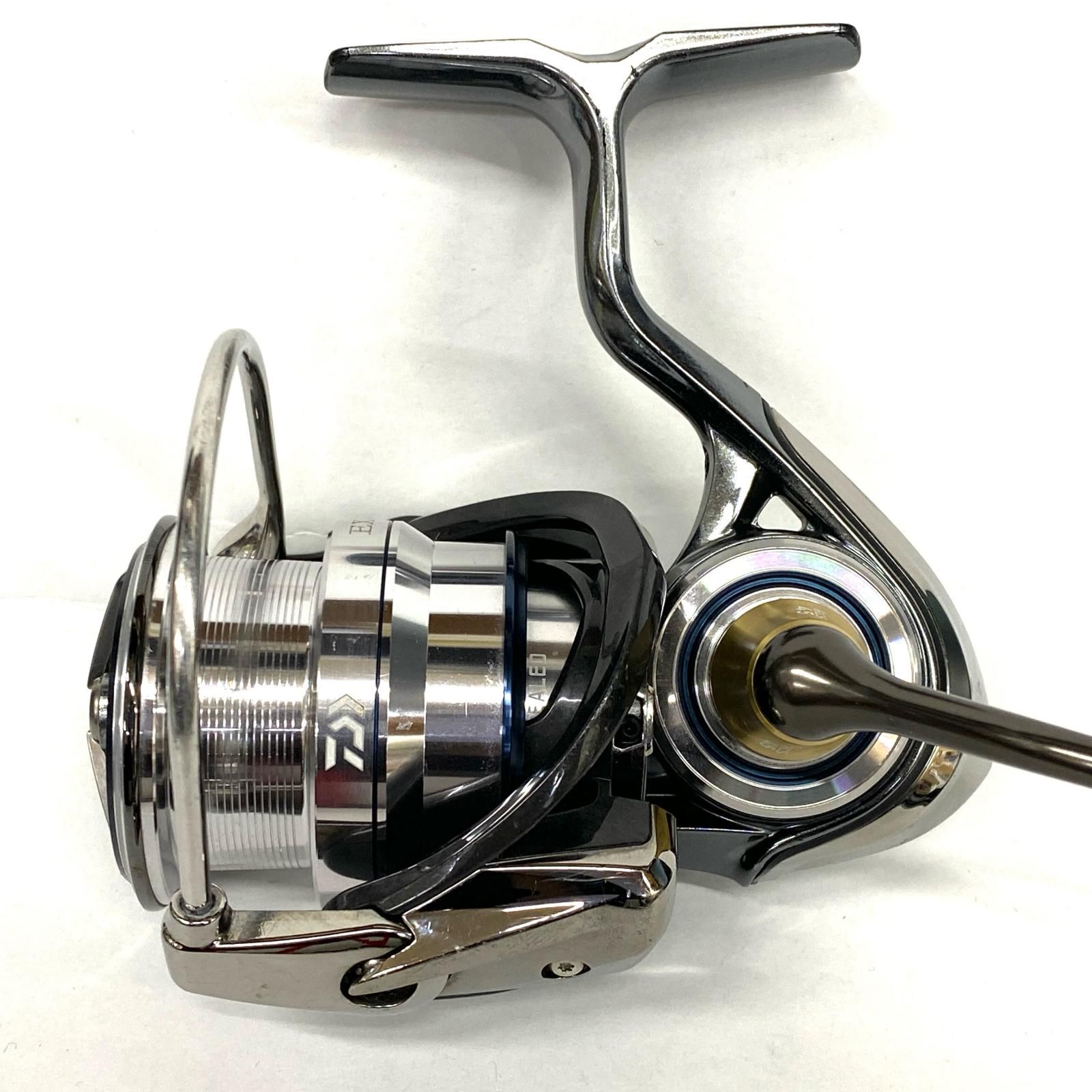 DAIWA - 【加古川店】 中古 Daiwa | ダイワ リール 18イグジストLT 2500  【スピニングリール】 【86】 加古川店】 中古 Daiwa | ダイワ リール 18イグジストLT 2500