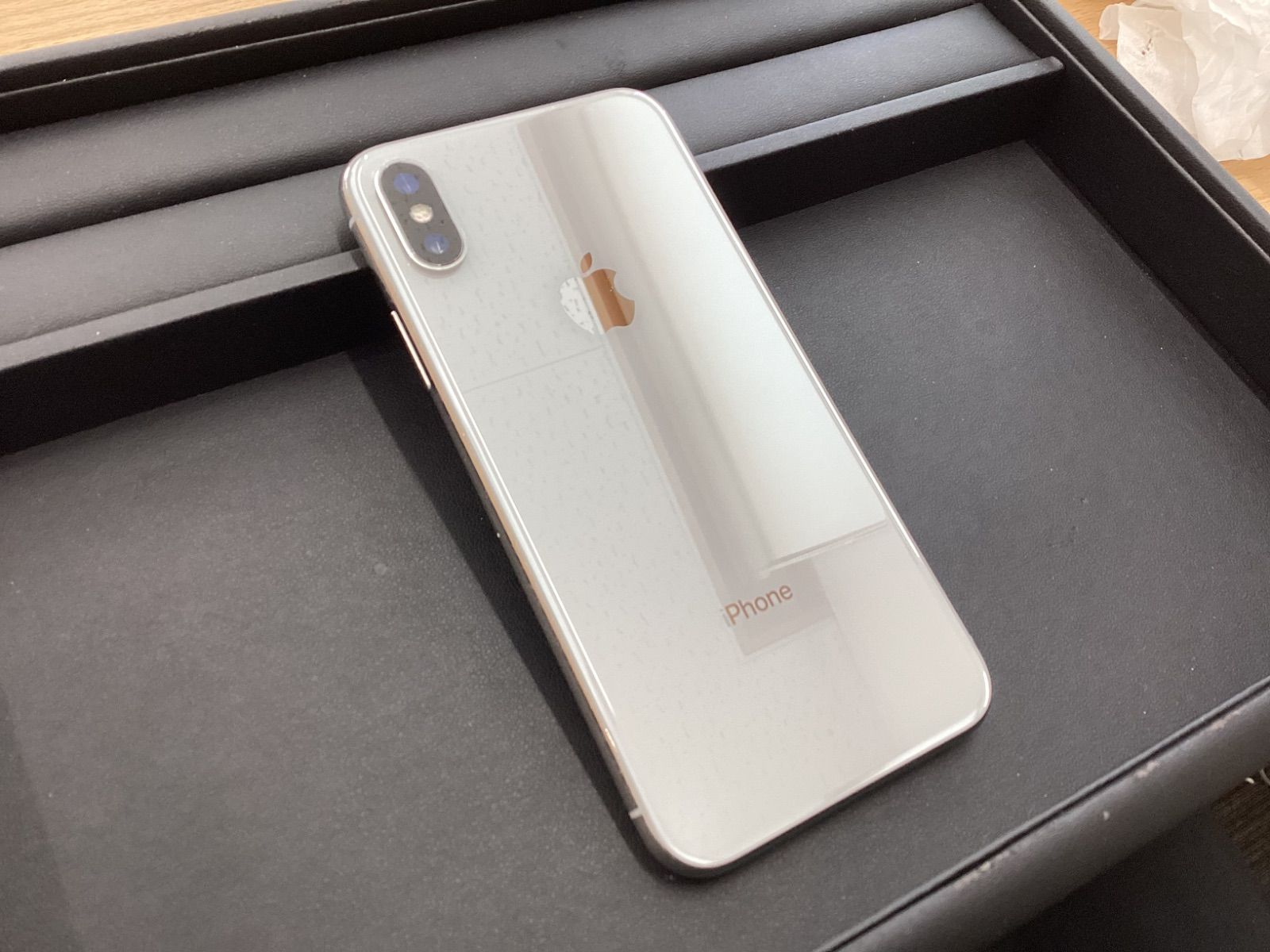 O332 Apple iPhone X 本体 64GB SIMロック解除済み・初期化済み