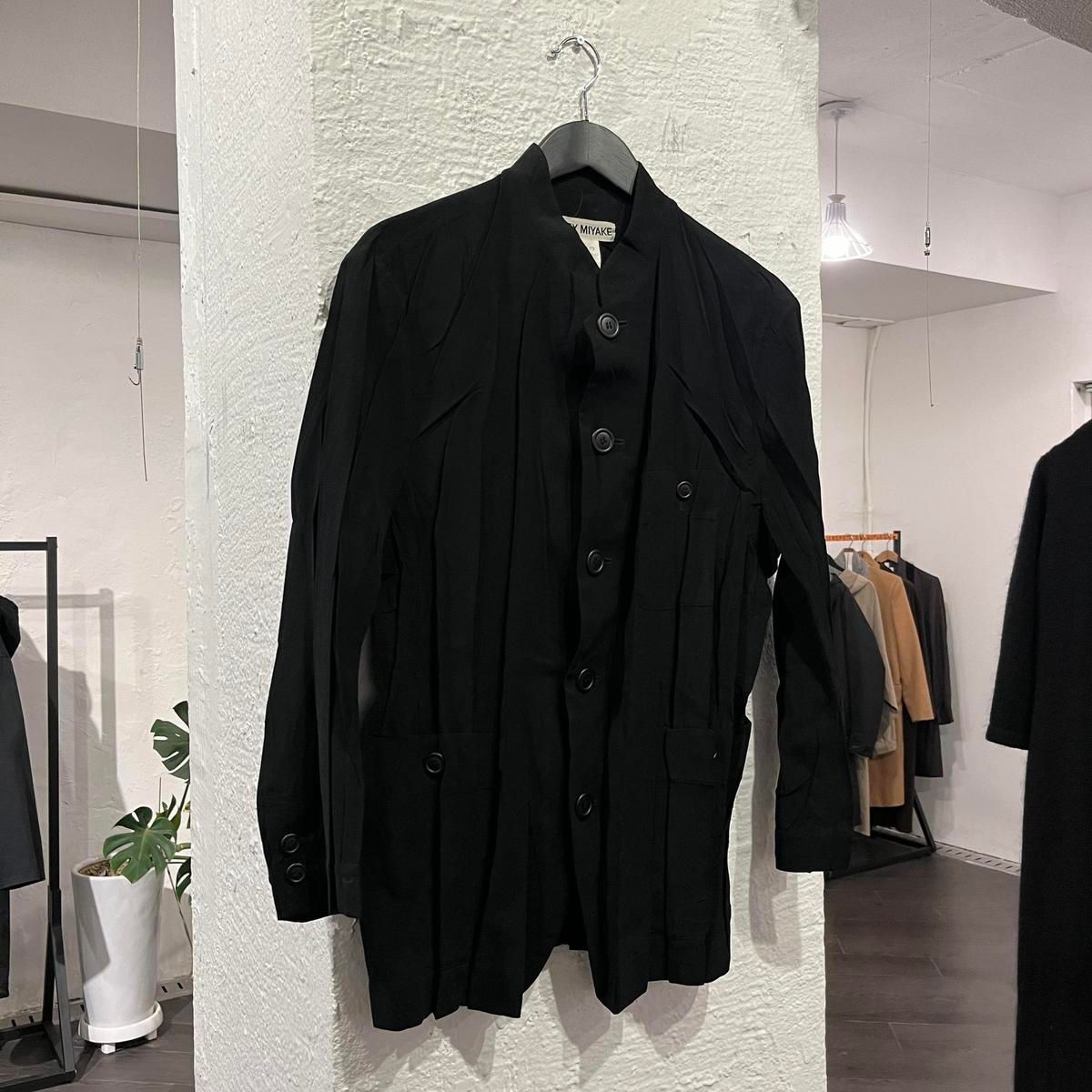 【雷市場（ポンジャン）商品韓国直送】ISSEY MIYAKE(イッセイミヤケ) しわ加工 立つ カラー ジャケット