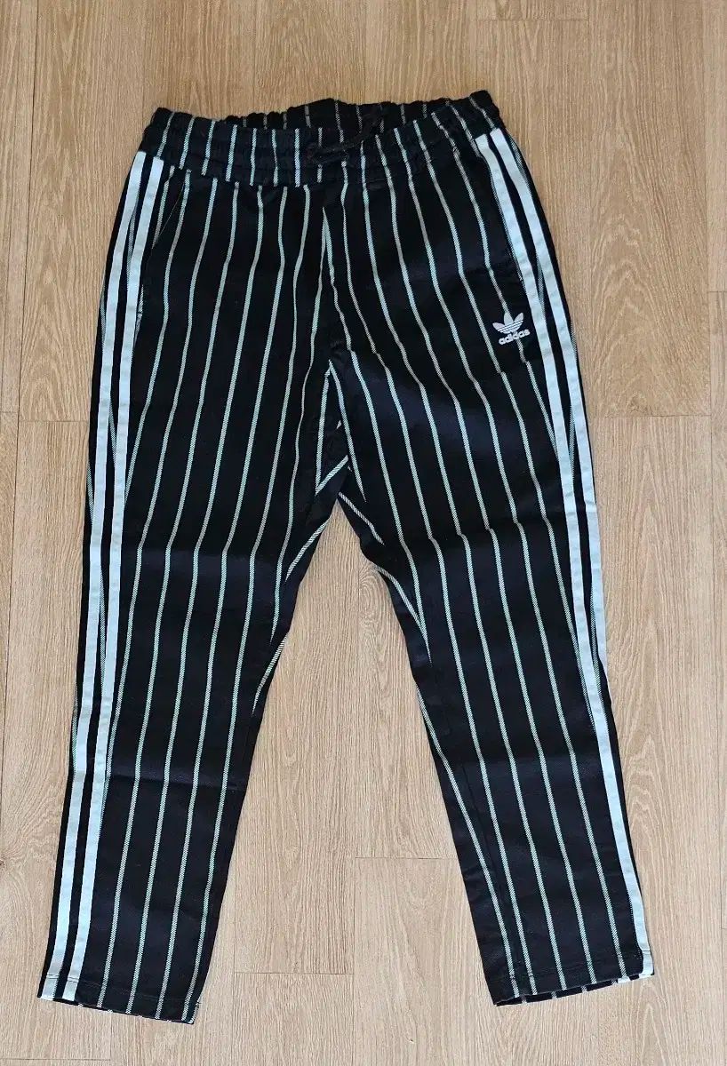 adidas アディダス トラックパンツ S