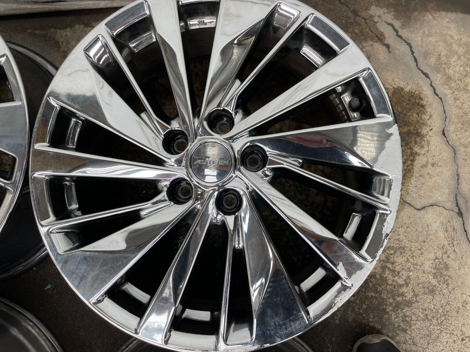 日産 エルグランド ライダー 純正 AUTECH 18インチ 7.5J 5H 114.3インセット＋55 4本セット 品