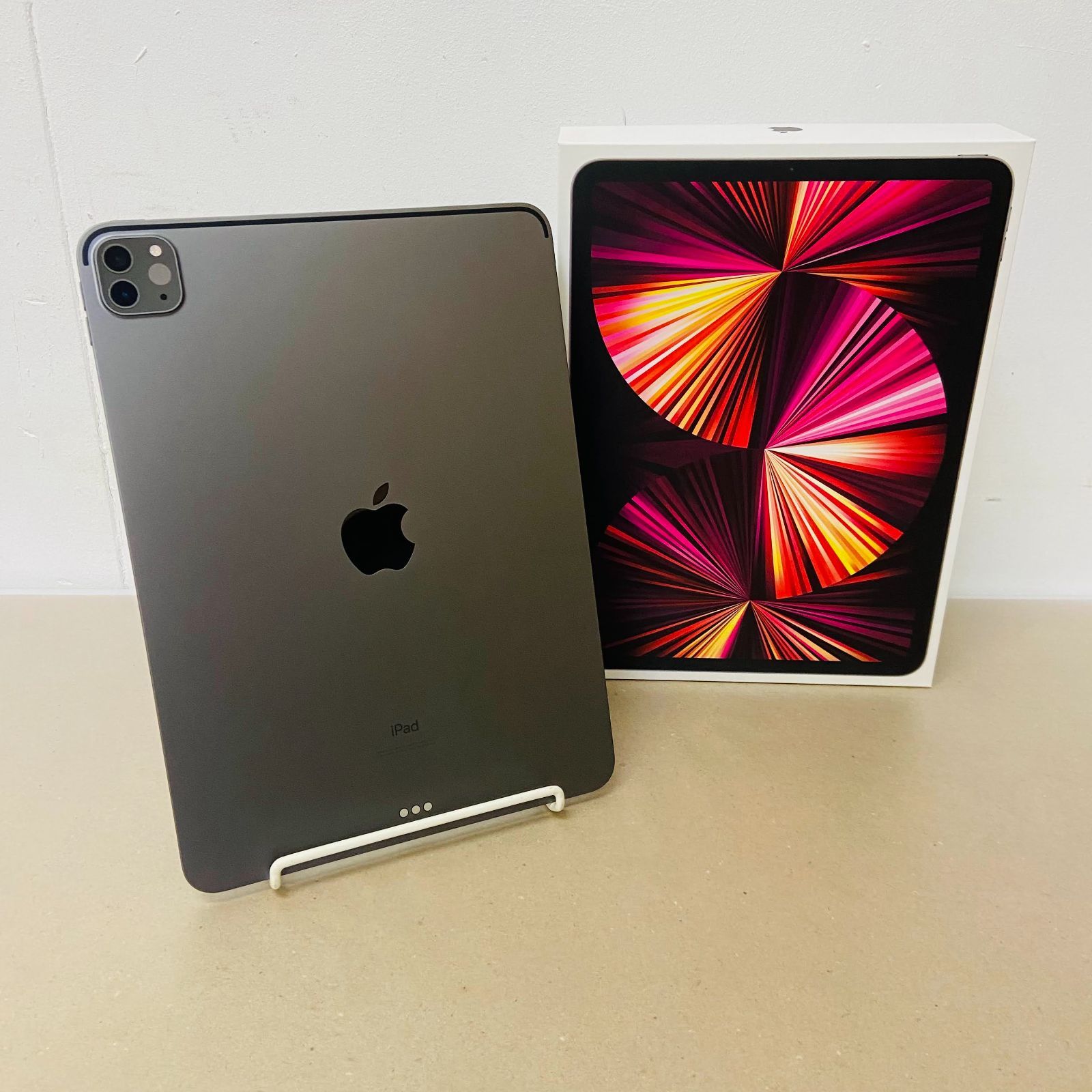 美品　iPad Pro 11インチ 第3世代 Wi-Fi 256GB 2021年春モデル MHQU3J/A  付属品完備tC1894t60サイズ発送