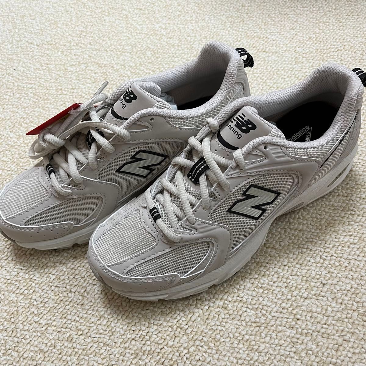 正規品 ニューバランス new balance MR530SH 23.5cm ベージュ - メルカリ