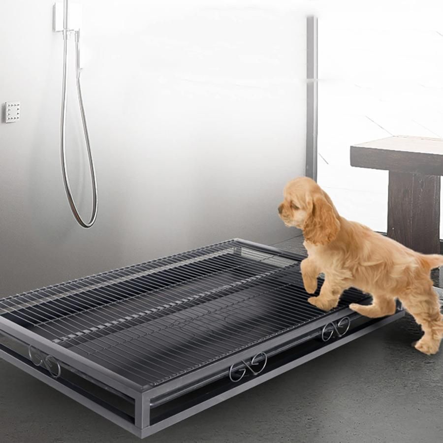 ペット用室内トイレ 中型および大型の犬用トイレを備え