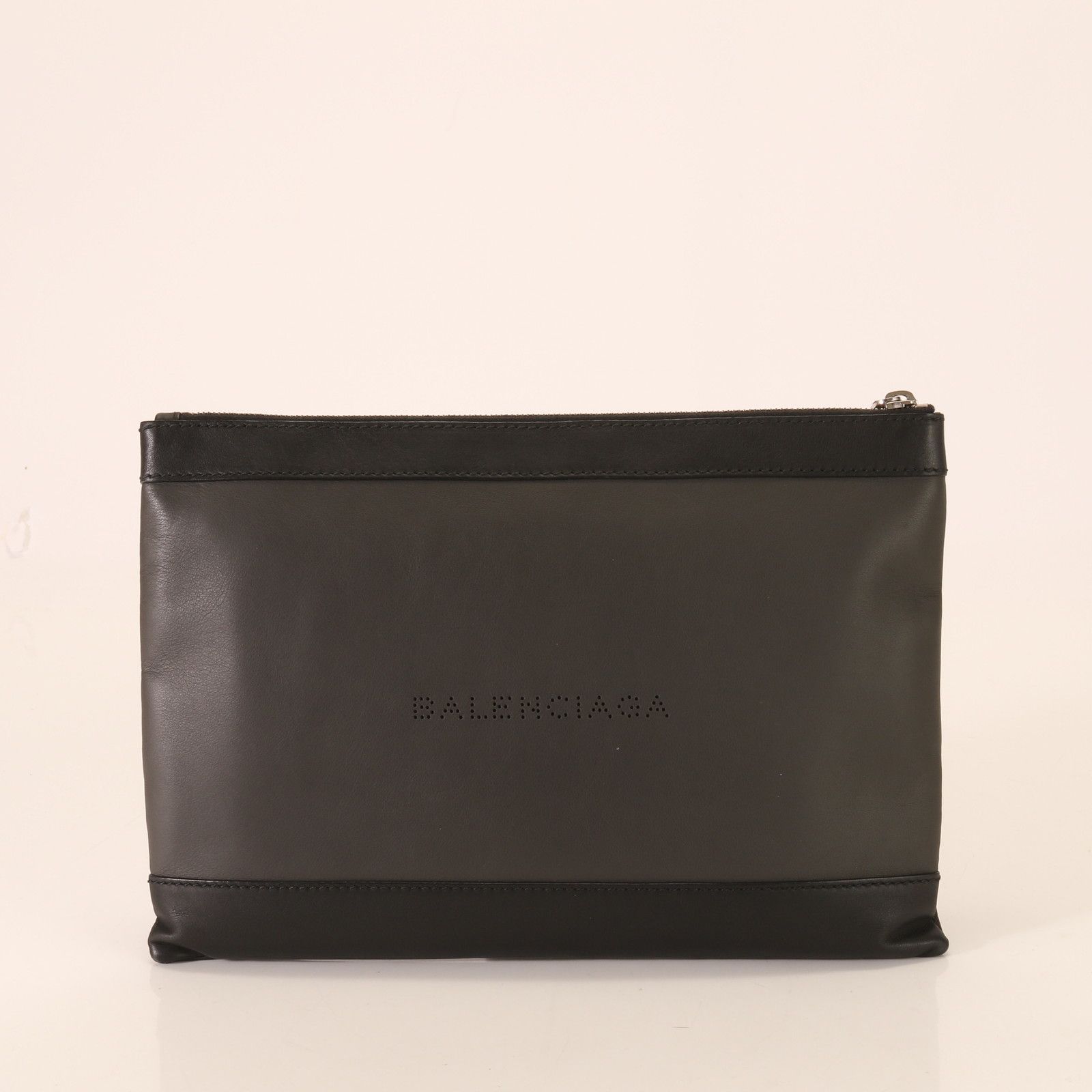 極美品 バレンシアガ ネイビークリップ M パンチング ロゴ 37373 