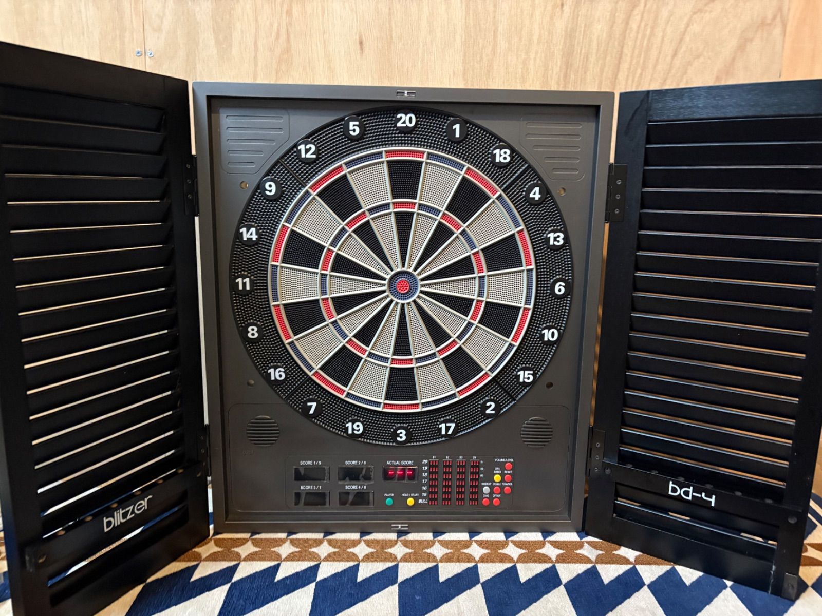 美品 BLITZER bd-4 電子ダーツボード - メルカリ