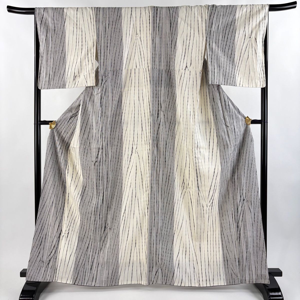小紋 身丈165cm 裄丈67cm M 袷 紬地 縞 幾何学 絞り クリーム 正絹 名品