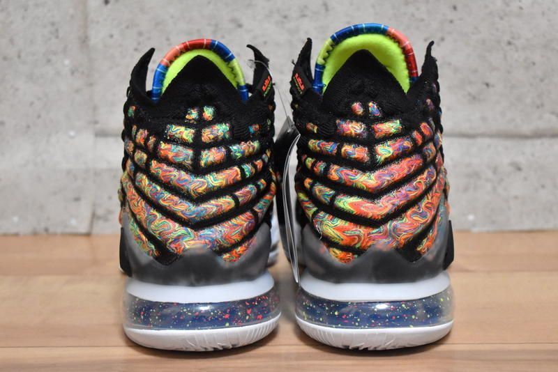 新品未使用タグ付き！NIKE LEBRON XVII JAMES GANG 新品⭐️NIKE LeBron 17 