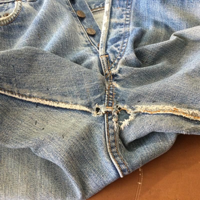 Levi's リーバイス パンツ デニム、ジーンズ 裏リベット刻印6 スモールe クラッシュ・ペイント加工 デニムパンツ ヴィンテージ ジーンズ -  メルカリ