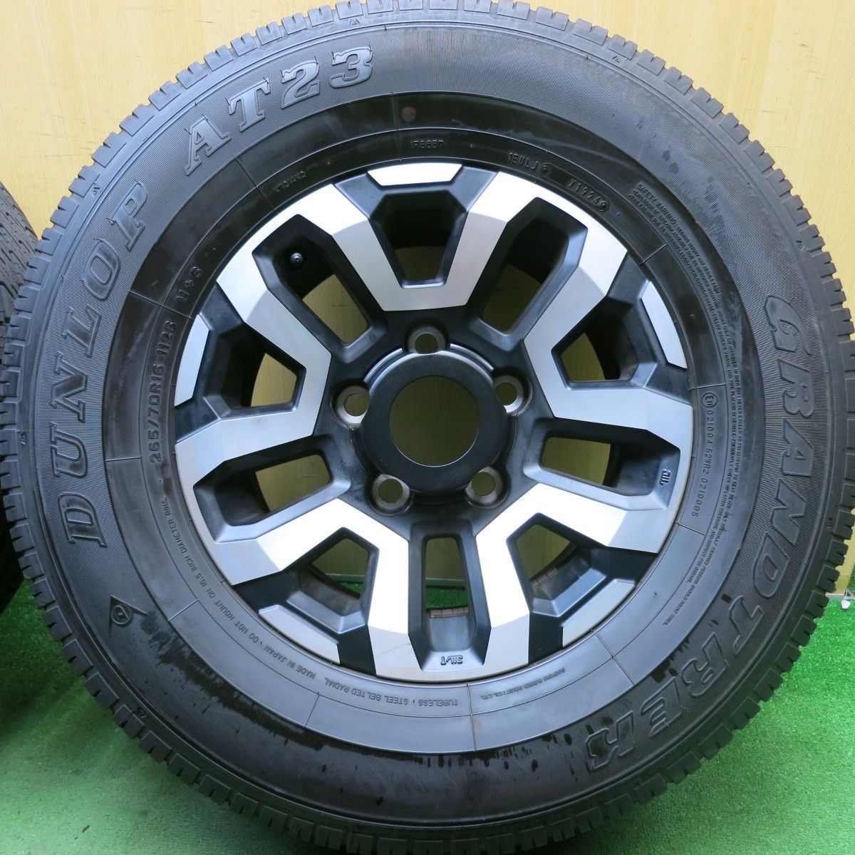 【ほぼ新品】AT23 265/70R16 ランクル70外し ほぼ新車外し！24年☆トヨタ 70系 ランクル 純正 265/70R16