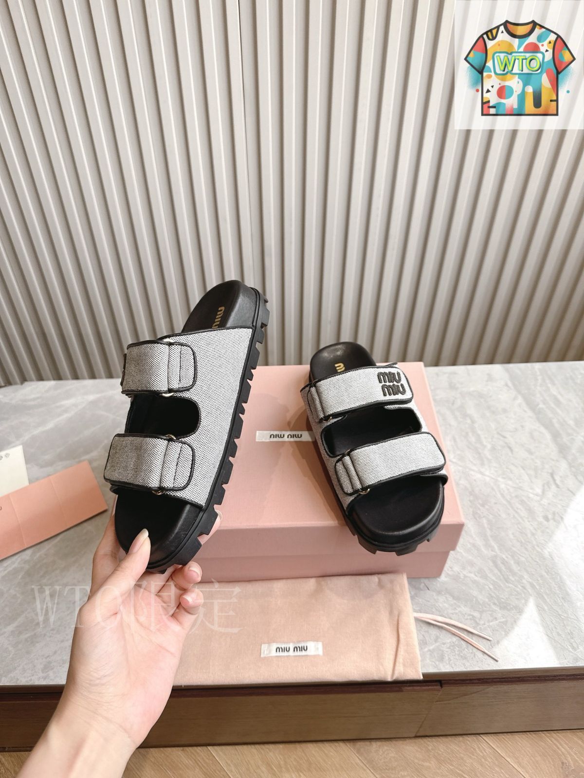 Miu Miu ミュウミュウ 厚底 マジックテープ サンダルスリッパ01