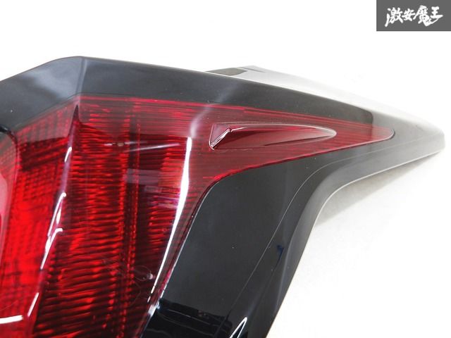ストア出品 トヨタ 純正 MXPA10 MXPA15 KSP210 ヤリス 右 右側