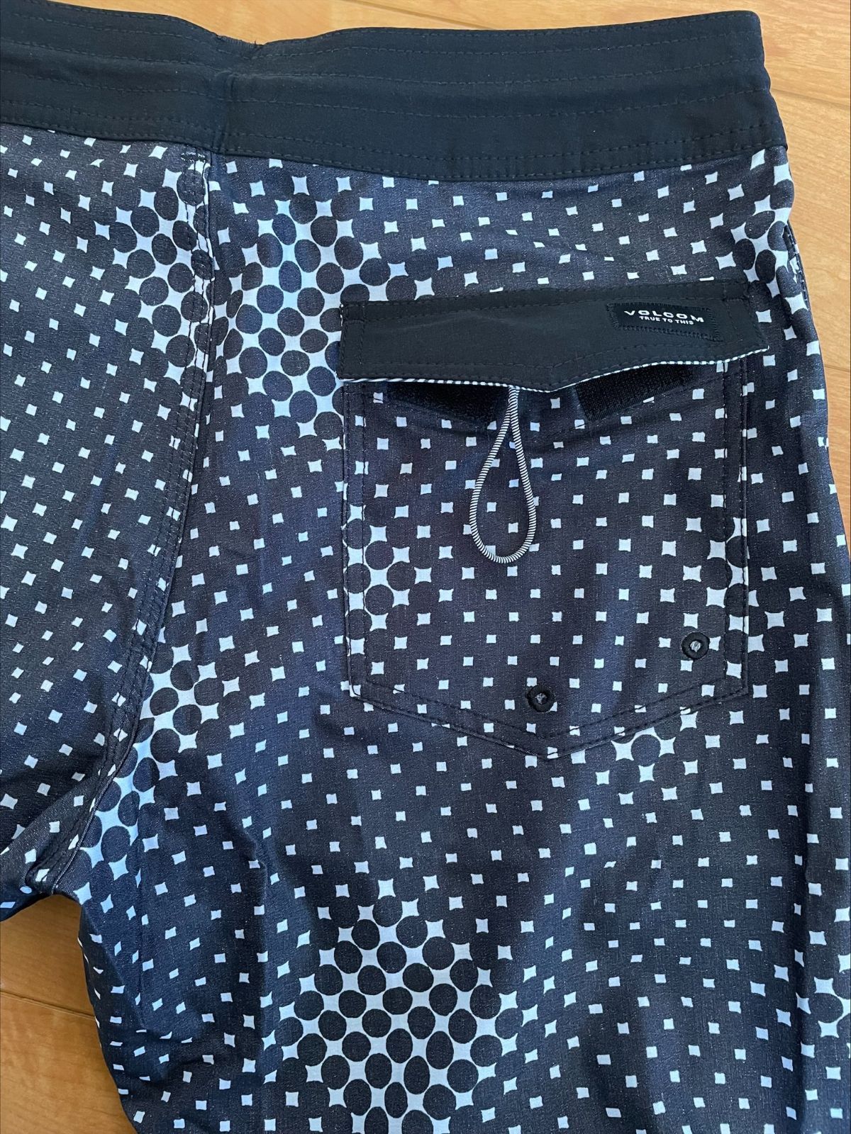 【新品】VOLKOM STONEYS 海パン VOLCOM volcom ボルコム メンズ サーフパンツ 海パン 水着 【Mag