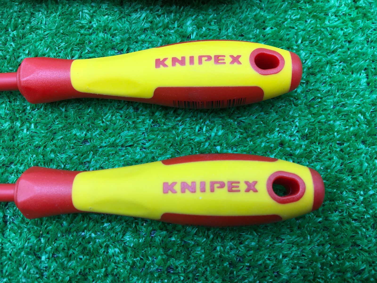 中古品】☆ KNIPEX/クニペックス 絶縁ドライバー 4本