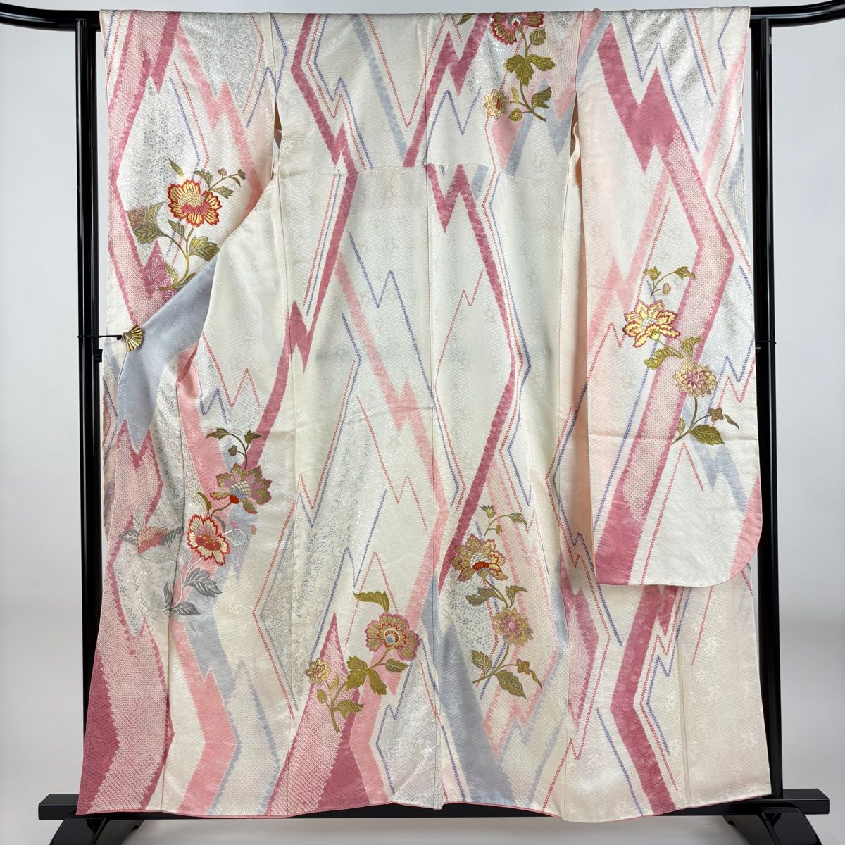 振袖 身丈157.5cm 裄丈62.5cm S 袷 花唐草 草花 刺繍 絞り クリーム 正絹 秀品