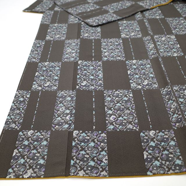 新古品！ストラップ＊タテ柄＊黒＆グレー＊着物＊トールサイズ＊１６８ｃｍ＊裄７２ 新古品！ストラップ＊タテ柄＊黒＆グレー＊着物＊トールサイズ＊