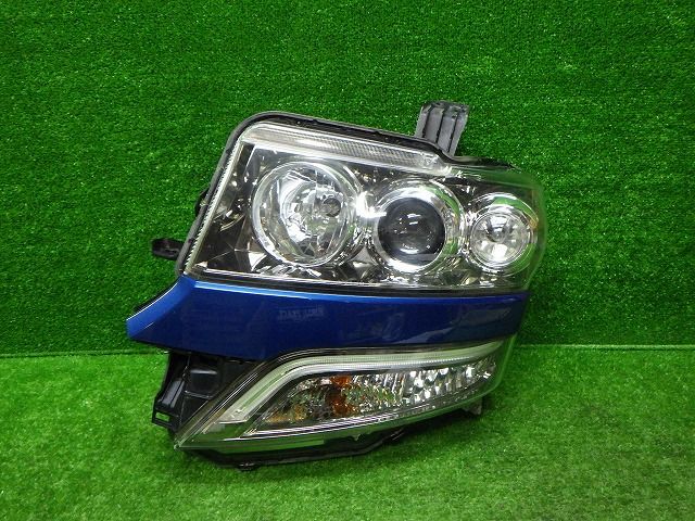 ホンダ　N-BOX JF1 純正ヘッドライト左右セットバラスト付き　中古品 ホンダ 純正 N-BOXスラッシュ 《 JF1 》 左ヘッドライト P61700