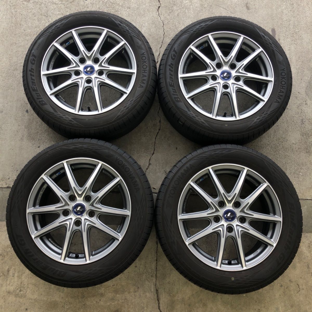 サマータイヤ 215/55R16 リーフ プリウスα - メルカリ
