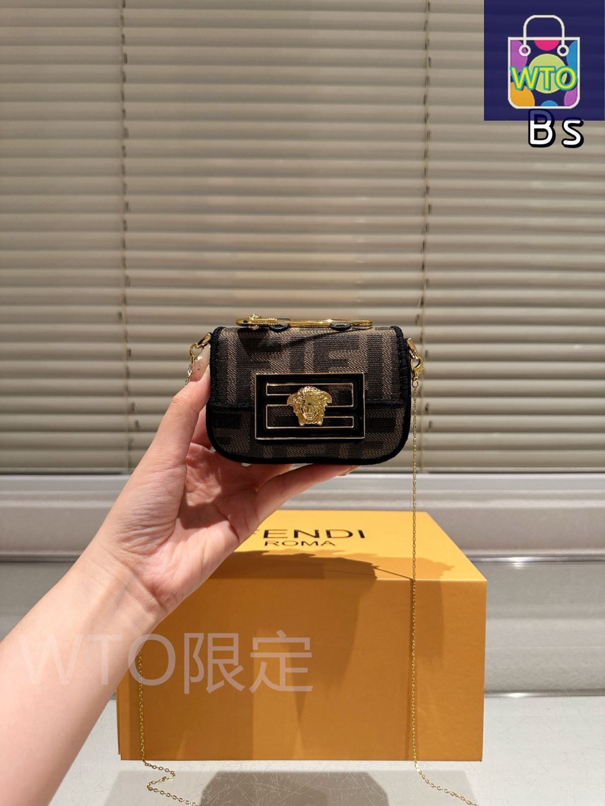 フェンディウォレットバック並行輸入品 今日特価】Fendi フェンディ モノグラムシリーズ バッグ