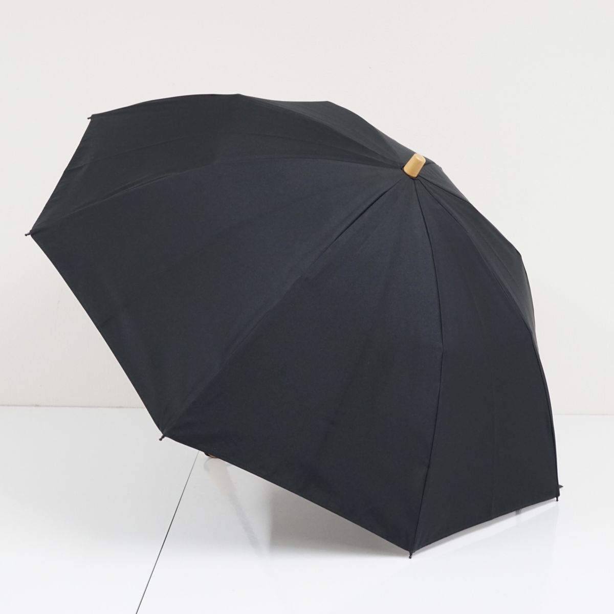 サンバリア100 完全遮光折日傘 USED品 2段折 ブラック 無地 シンプル