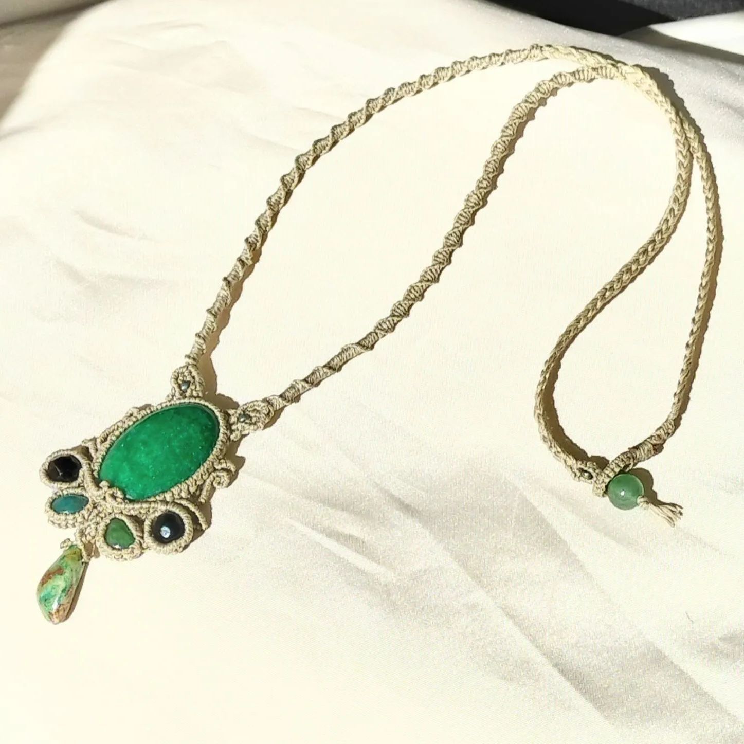 グリーンアベンチュリン マクラメ編みペンダント