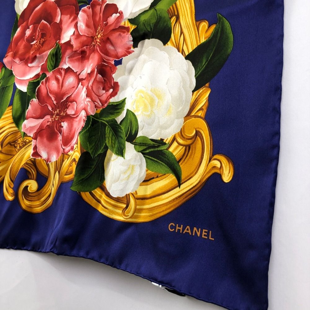 CHANEL 花柄スカーフ ネイビー　ヴィンテージ シャネル スカーフ ネイビー花 CHANEL -(soracoya)
