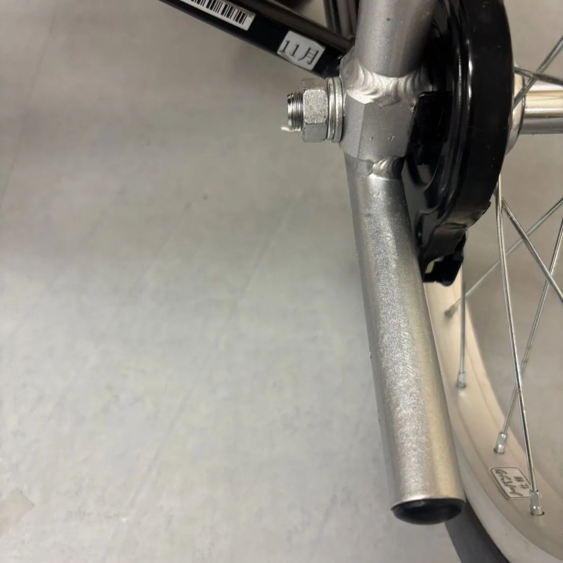 介護用品 ノーパンクタイヤ